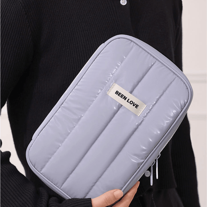 Estuche Organizador Portátil para Cables y Accesorios Puffer - Hola mundo