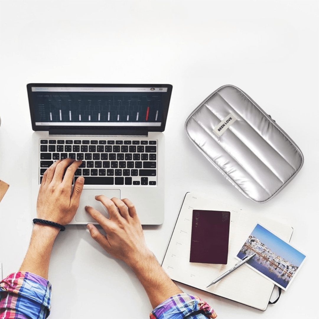 Estuche Organizador Portátil para Cables y Accesorios Puffer - Hola mundo